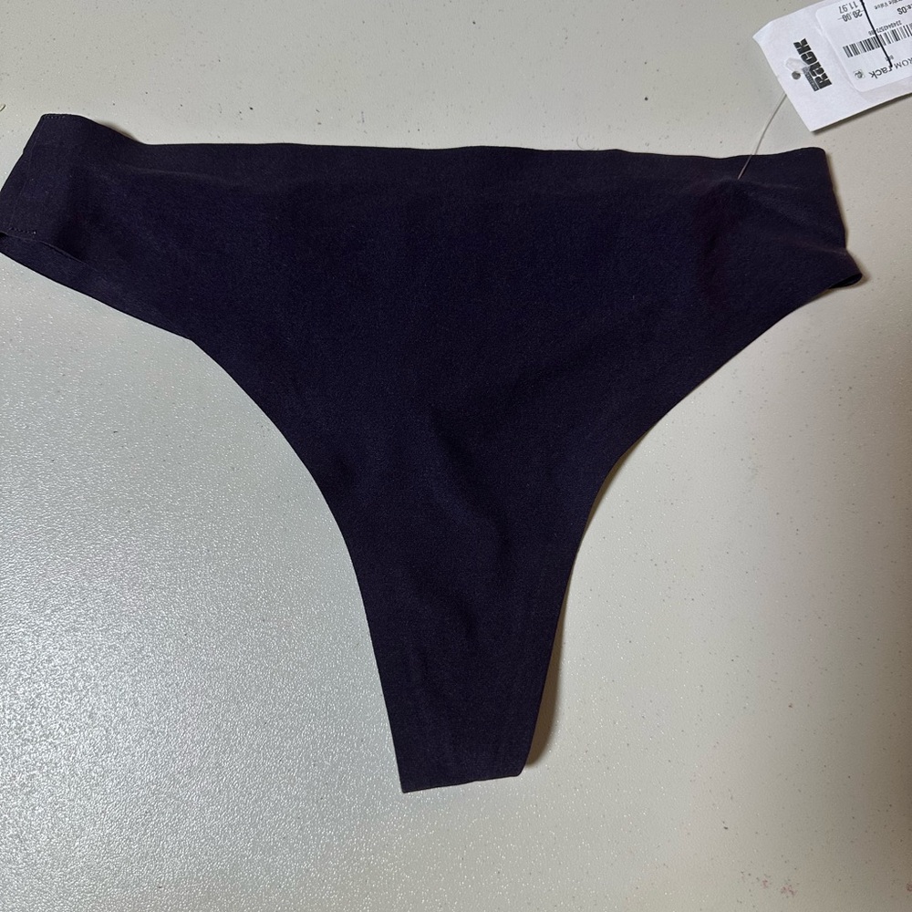 Chantelle Dark Gray/Black One Size Thong